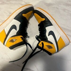 Jordan 1 Retro High OG Taxi 575441-711  GS (size 4t Boys)